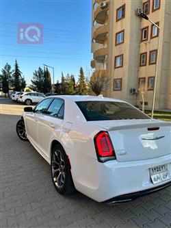 کرایسلەر 300